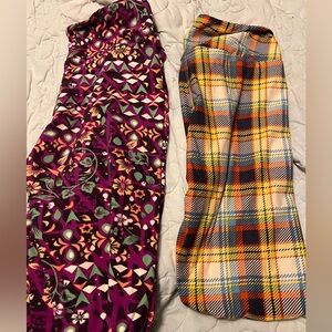 2 pairs of leggings